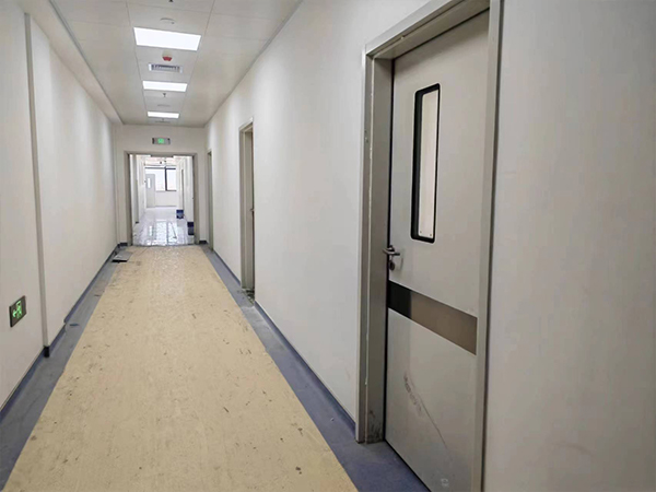 Some characteristics and requirements of medical doors in operating rooms